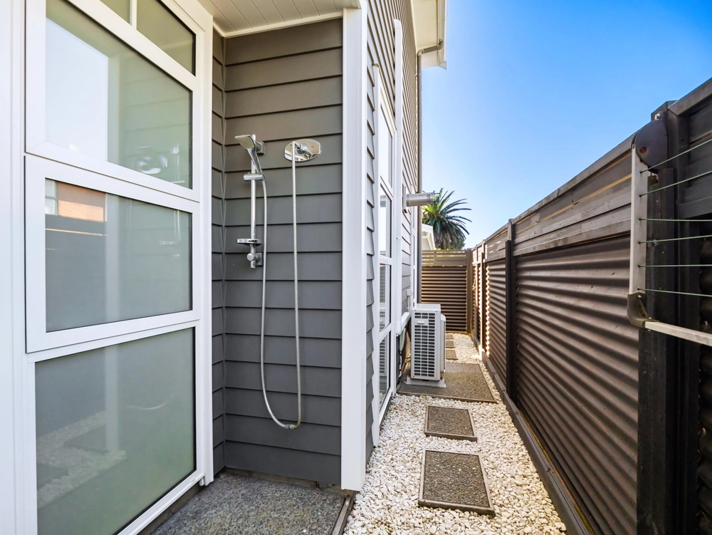 Photos of 35E Oceanbeach Road