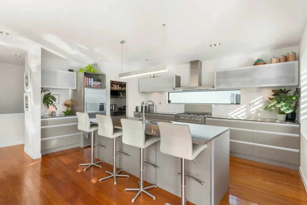 Photos of 402 Riddell Road