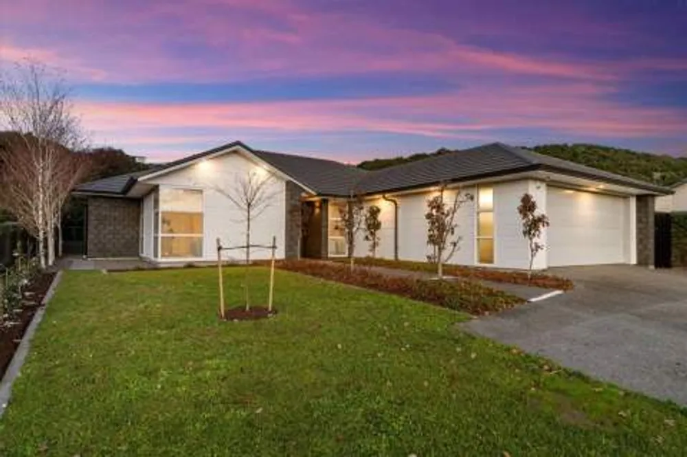 Photos of 217 Lakes Boulevard