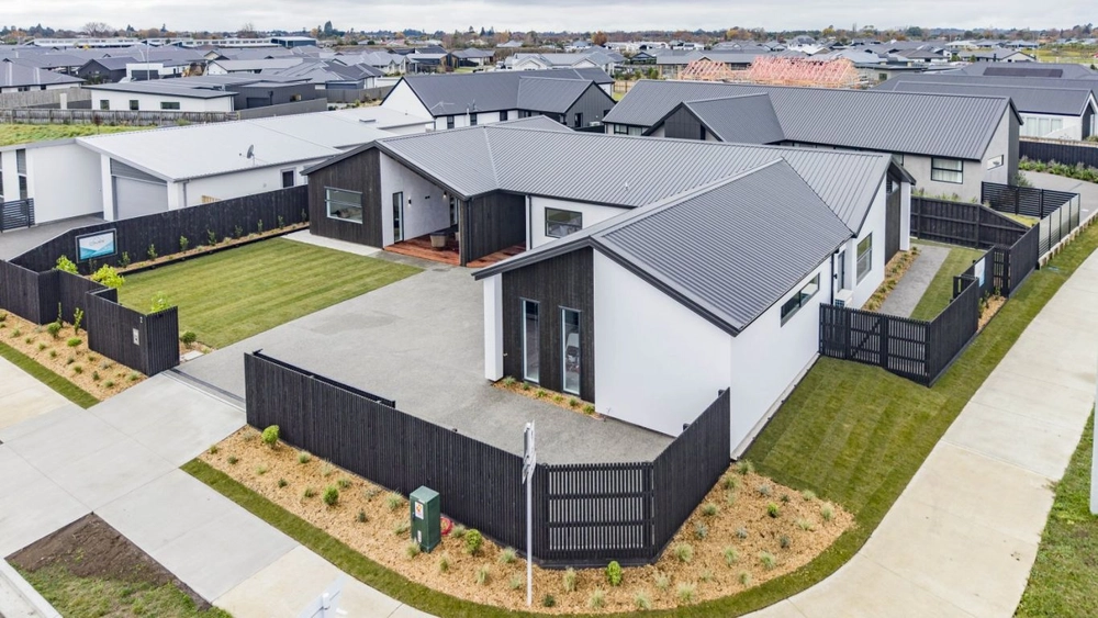 Photos of 2 Cathie Street