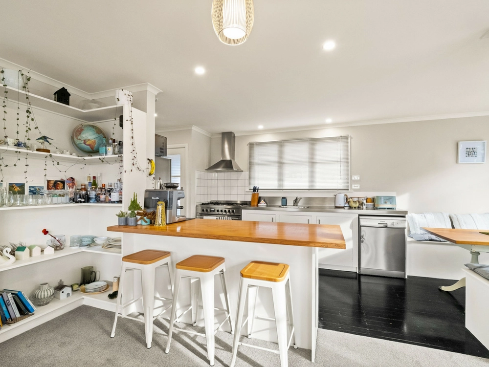 Photos of 141 Easther Crescent