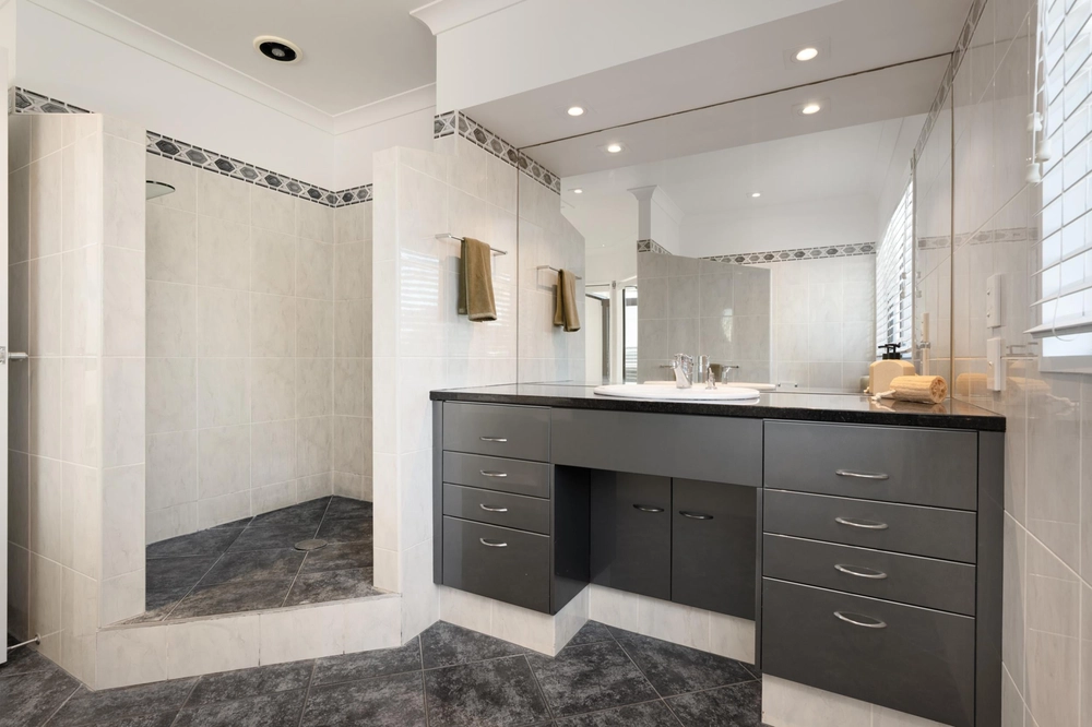Photos of 26B Macville Road