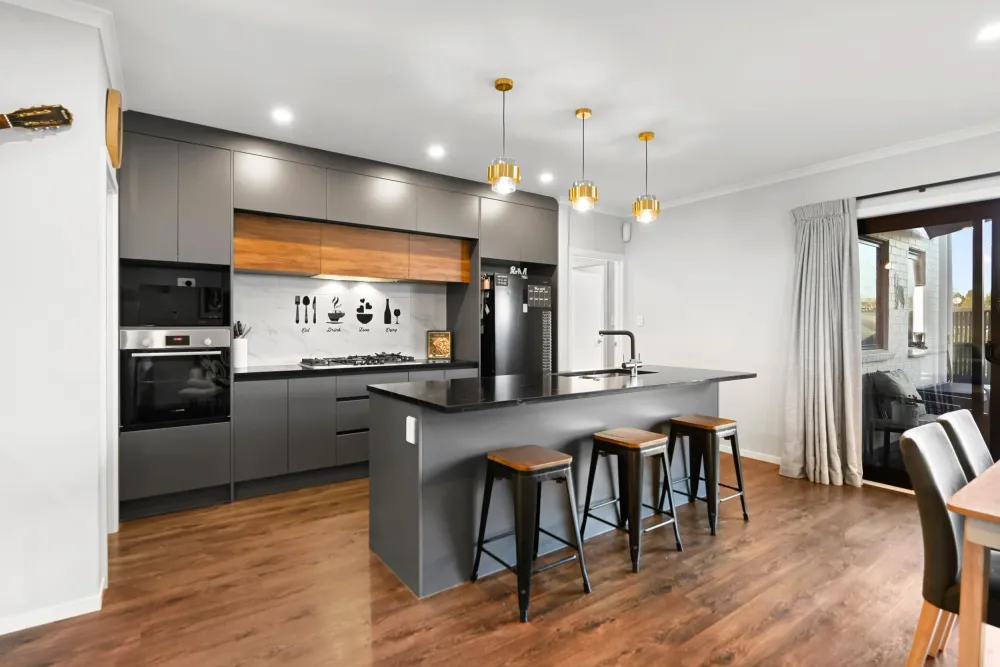 Photos of 9 Earp Crescent