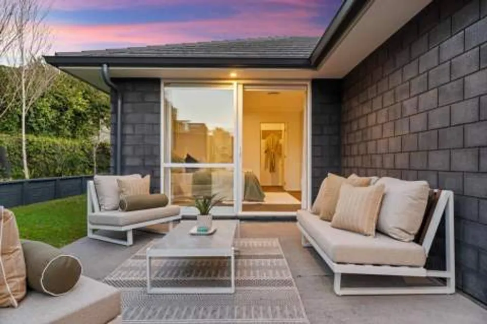 Photos of 217 Lakes Boulevard