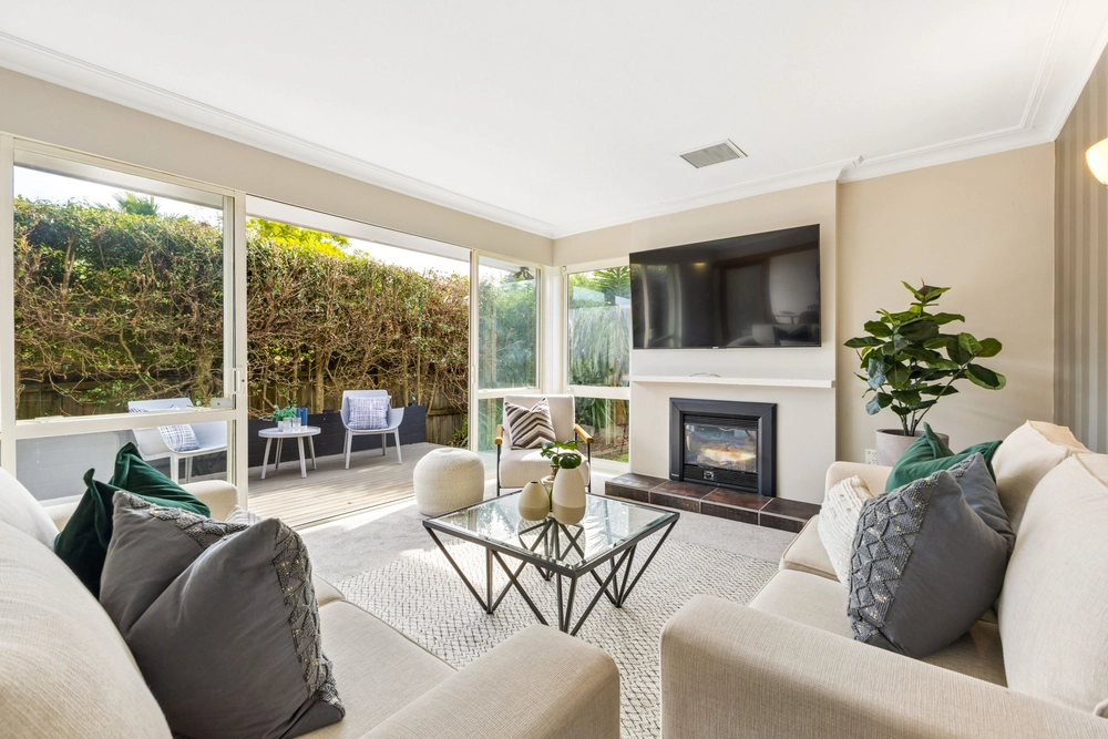 Photos of 69A Howe Street