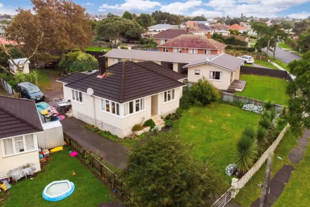 Photos of 14 Kennelly Crescent