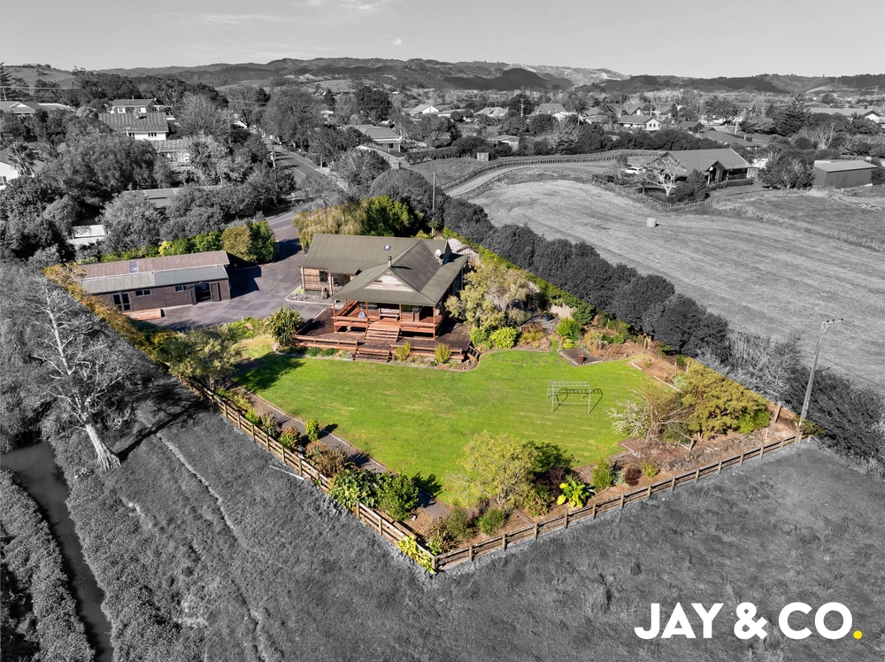 Photos of 10 Thorps Quarry Road
