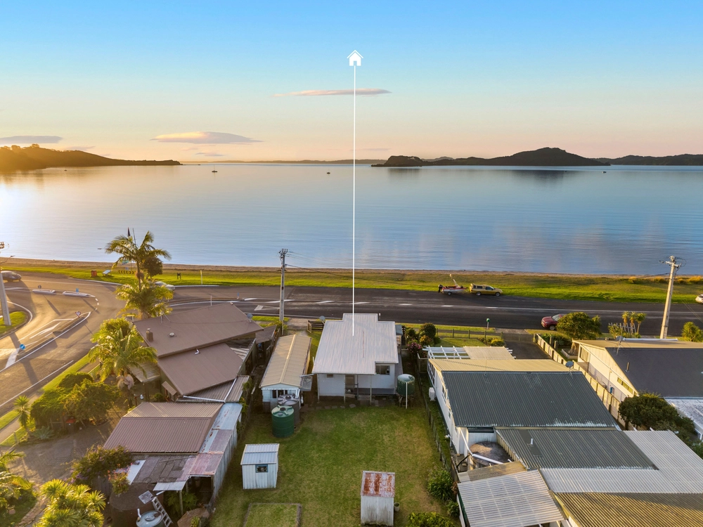 Photos of 2 Kawakawa Bay Coast Road