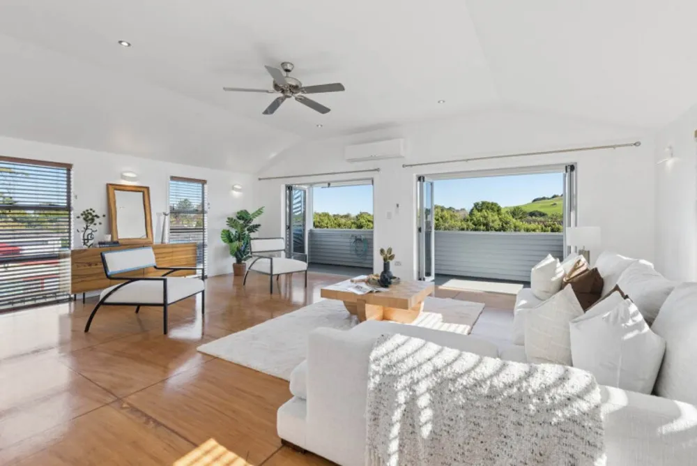 Photos of 351 Bucklands Beach Road