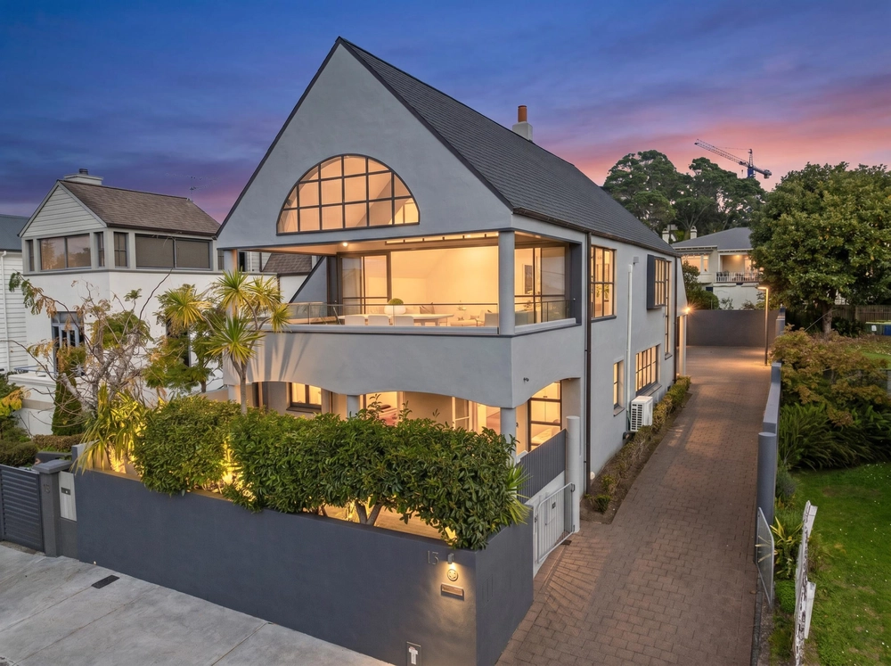 Photos of 13 Mamie Street