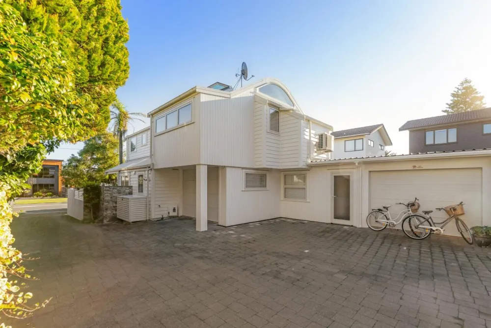 Photos of 75D Oceanbeach Road