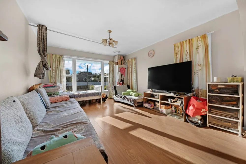 Photos of 40 Aurea Avenue