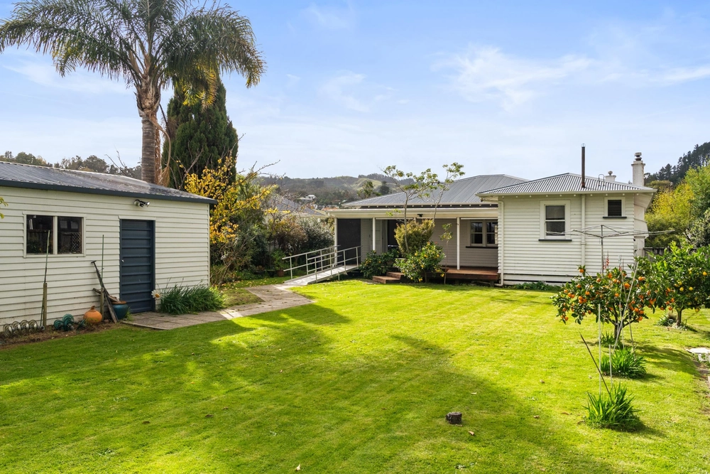 Photos of 266 Clifford Street