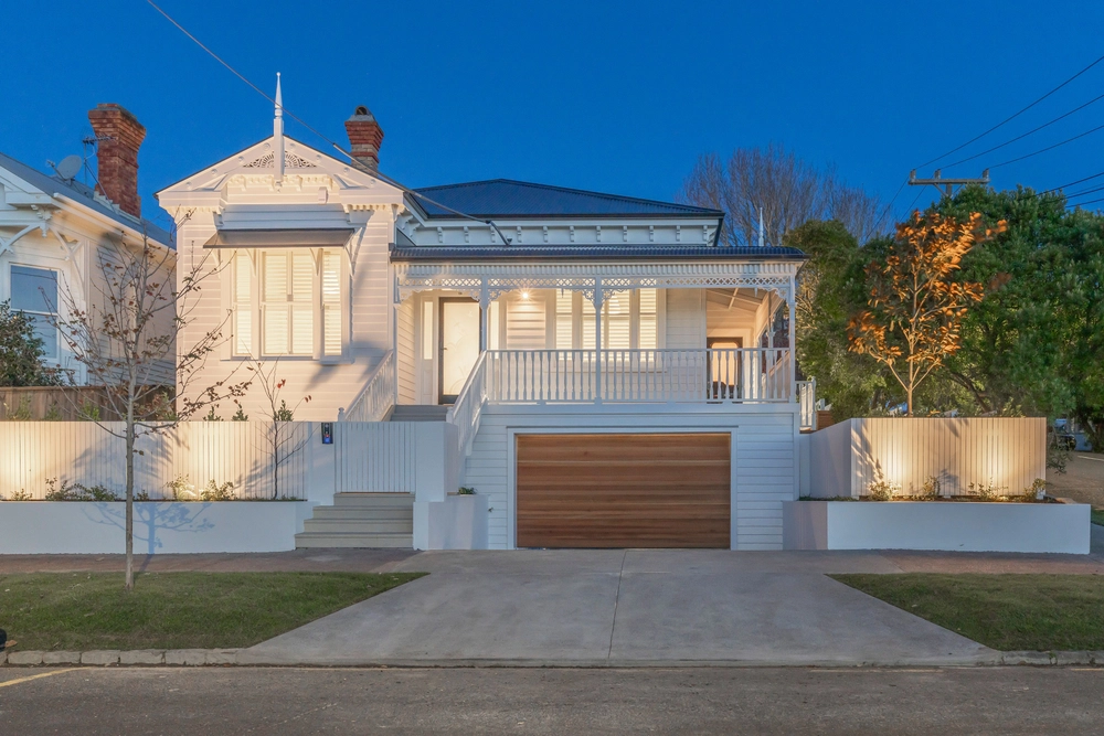 Photos of 122 Crummer Road