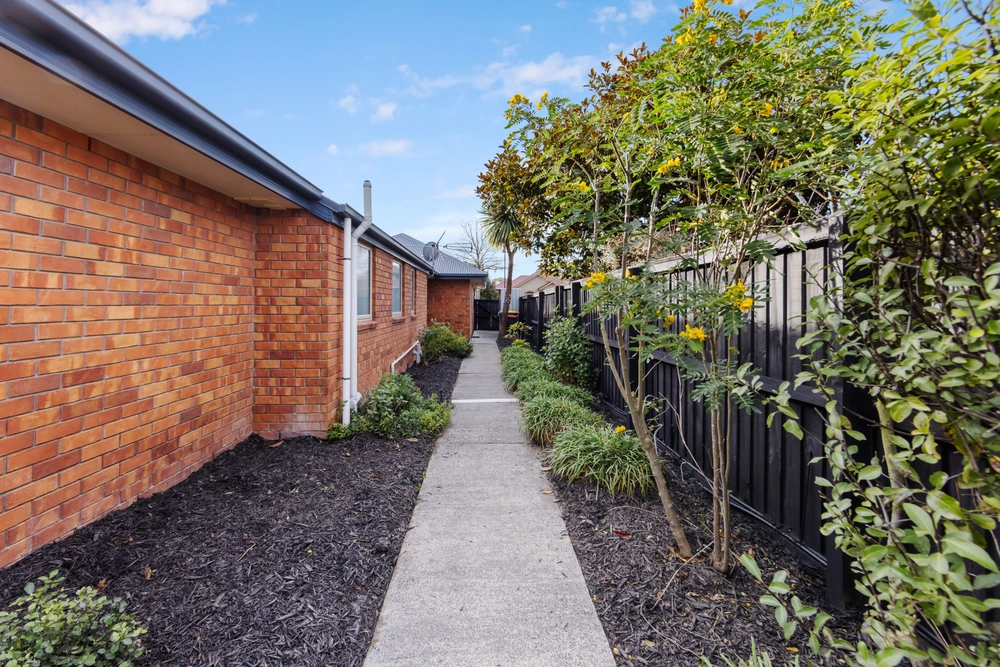 Photos of 45 Kinsella Crescent