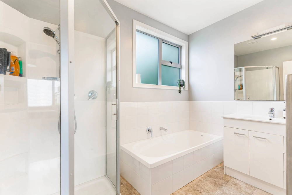 Photos of 103a wharf road te