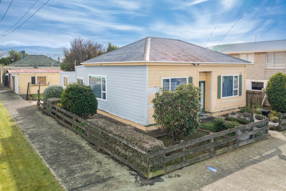 Photos of 141 Easther Crescent