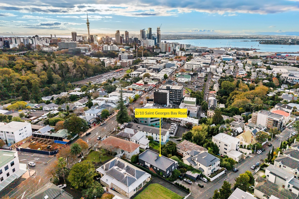 Photos of 2/10 St Georges Bay Road