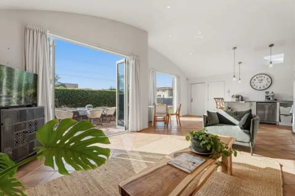 Photos of 1028A Papamoa Beach Road