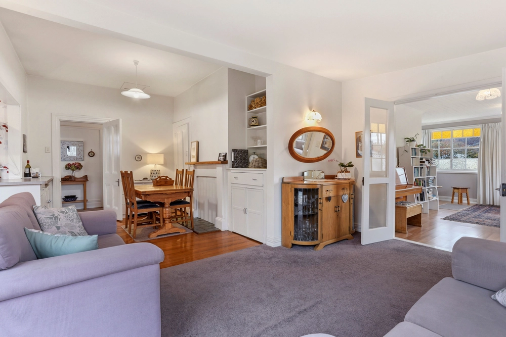 Photos of 47 Pitcairn Crescent