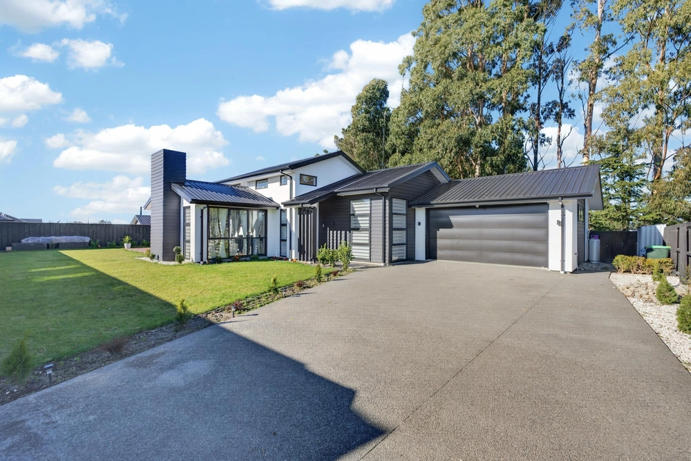 Photos of 30 Cooney Avenue