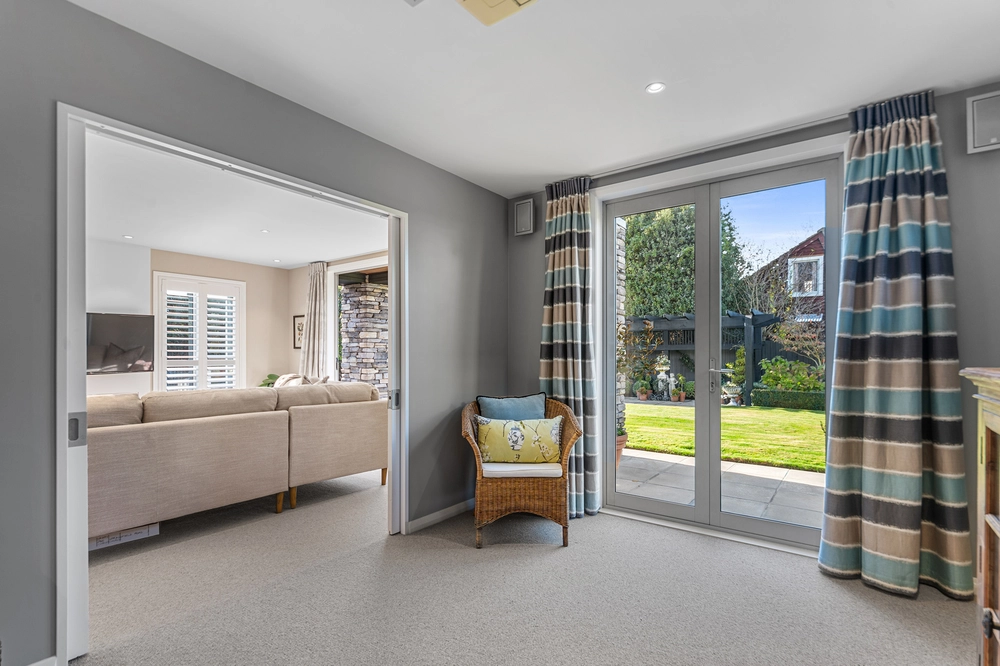 Photos of 20 Thornycroft Street
