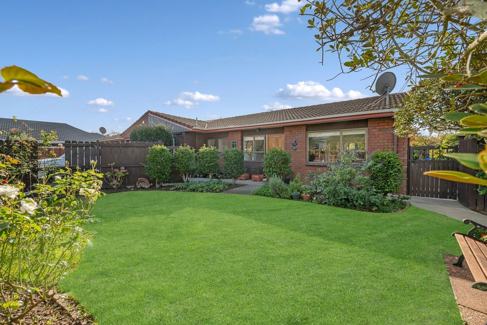 Photos of 2 Mark Edward Drive