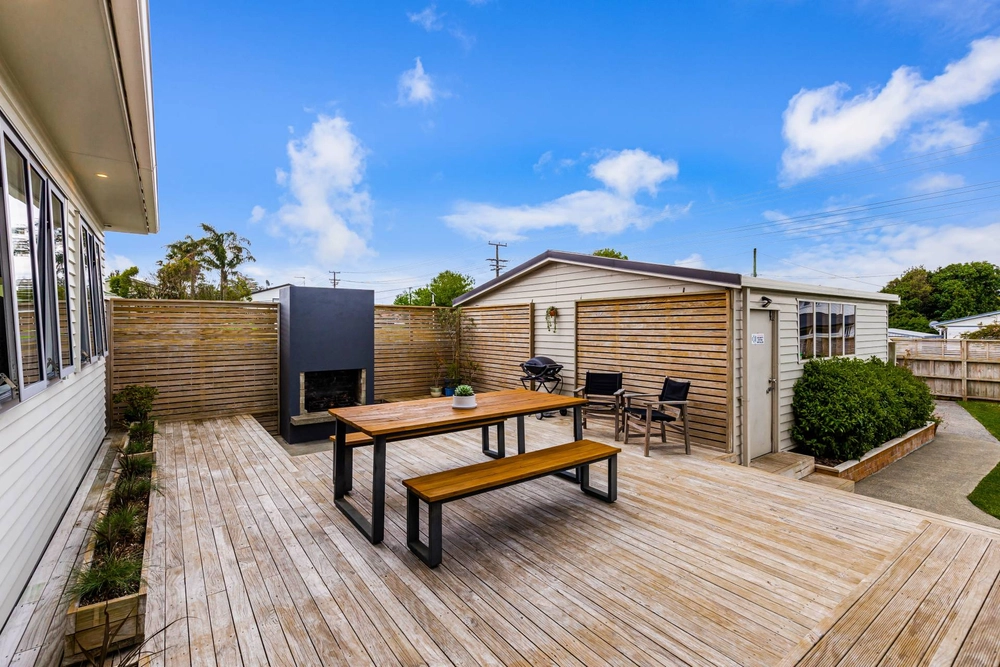 Photos of 103a wharf road te