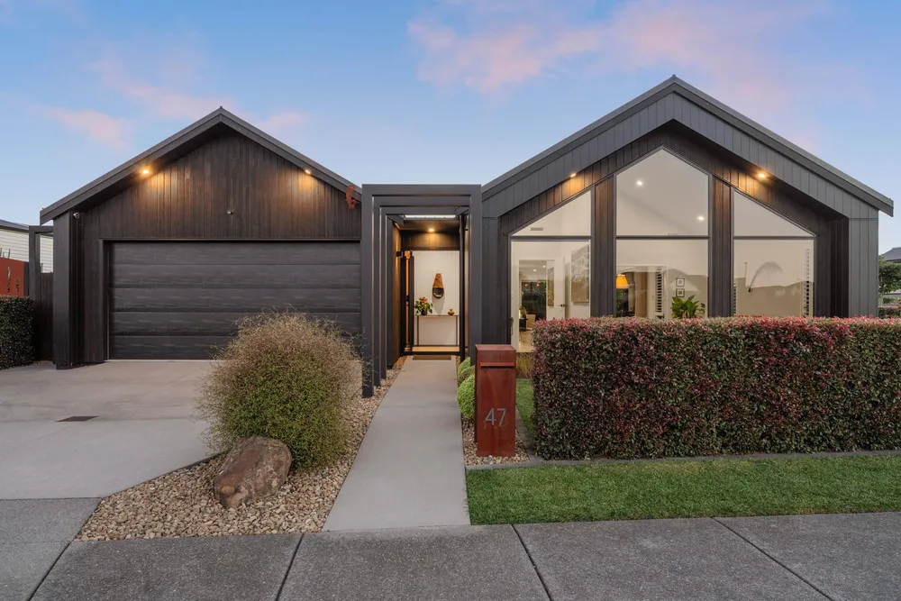Photos of 47 Te Paea Avenue