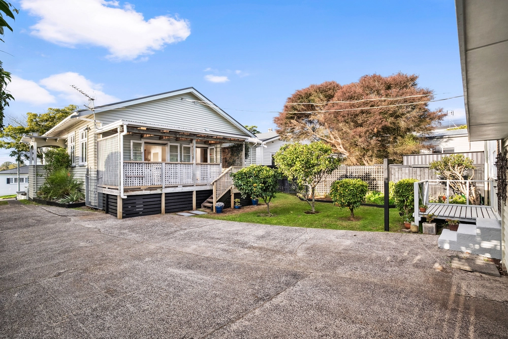 Photos of 24 Margaret Avenue