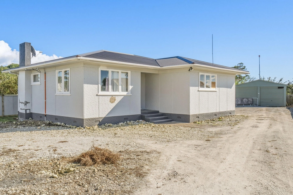 Photos of 16 Ruawai Wharf Road