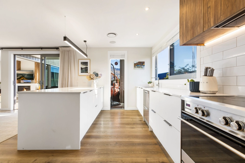 Photos of 15 Landsborough Lane