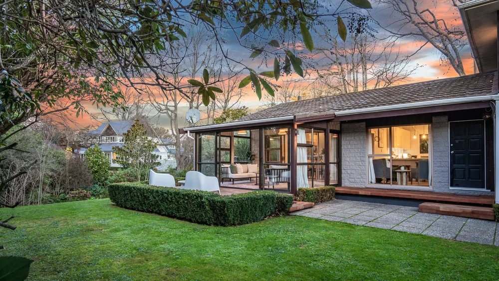 Photos of 274 Lake Terrace Road