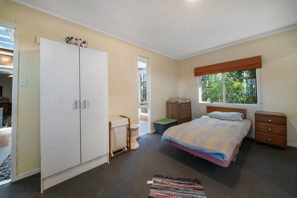 Photos of 136 Opanuku Road