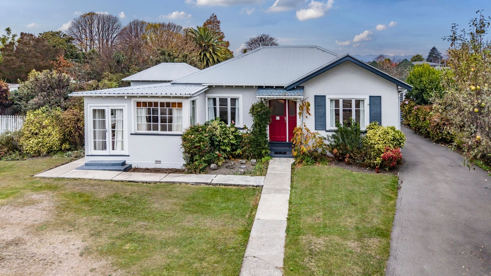 Photos of 47 Pitcairn Crescent
