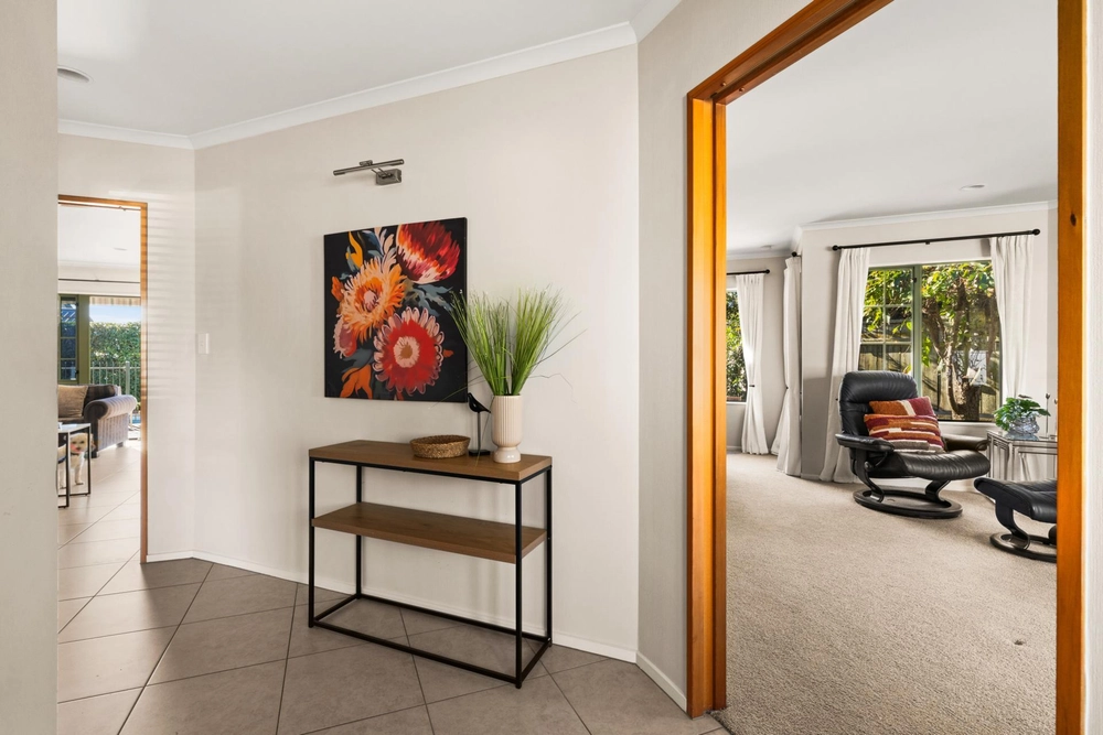 Photos of 19 Kingsgate Avenue
