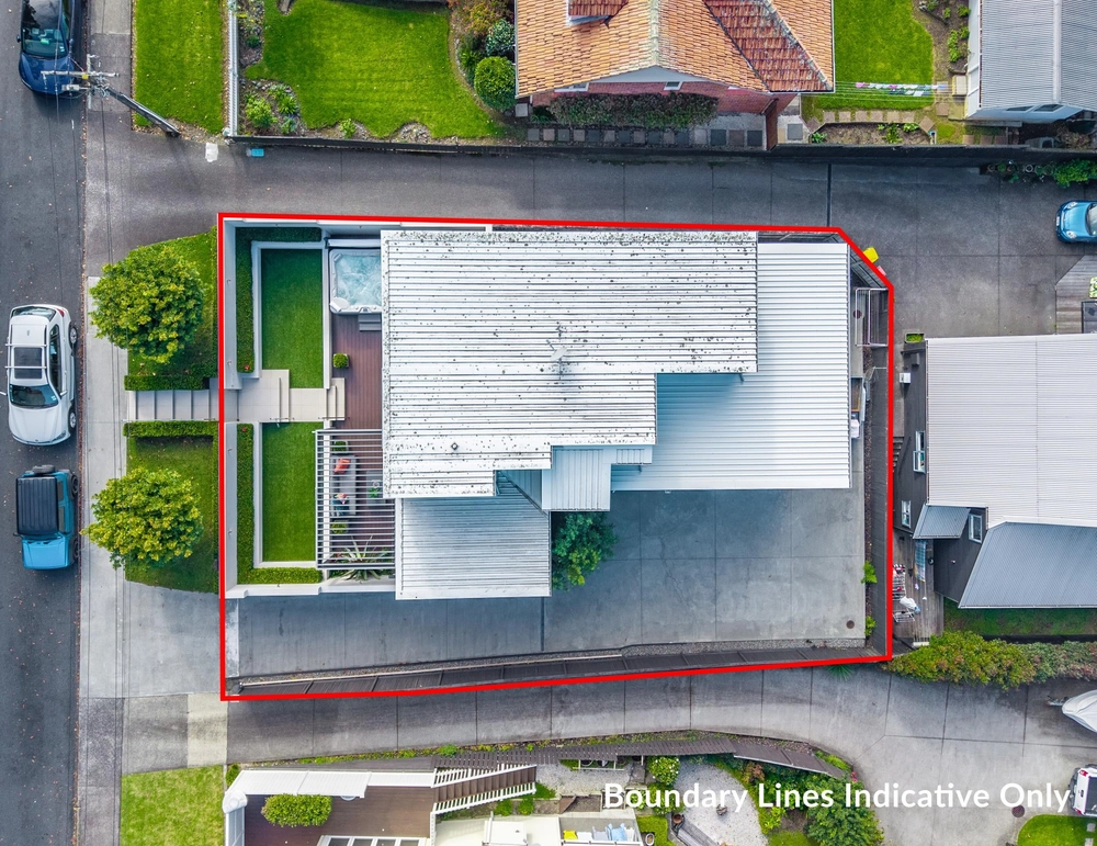 Photos of 33 Luplau Crescent
