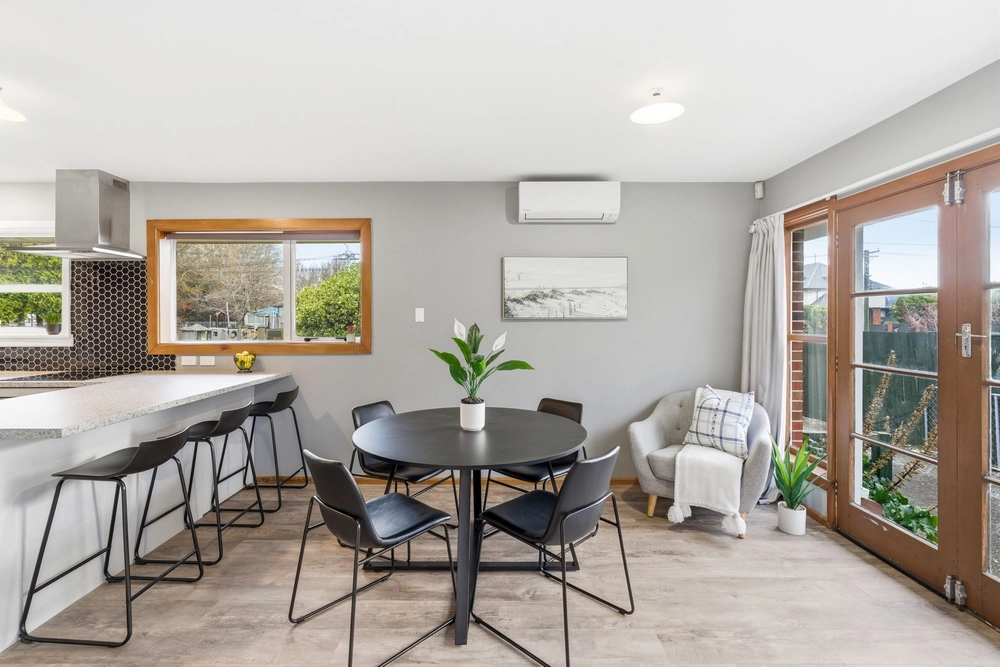 Photos of 50 Staveley Street