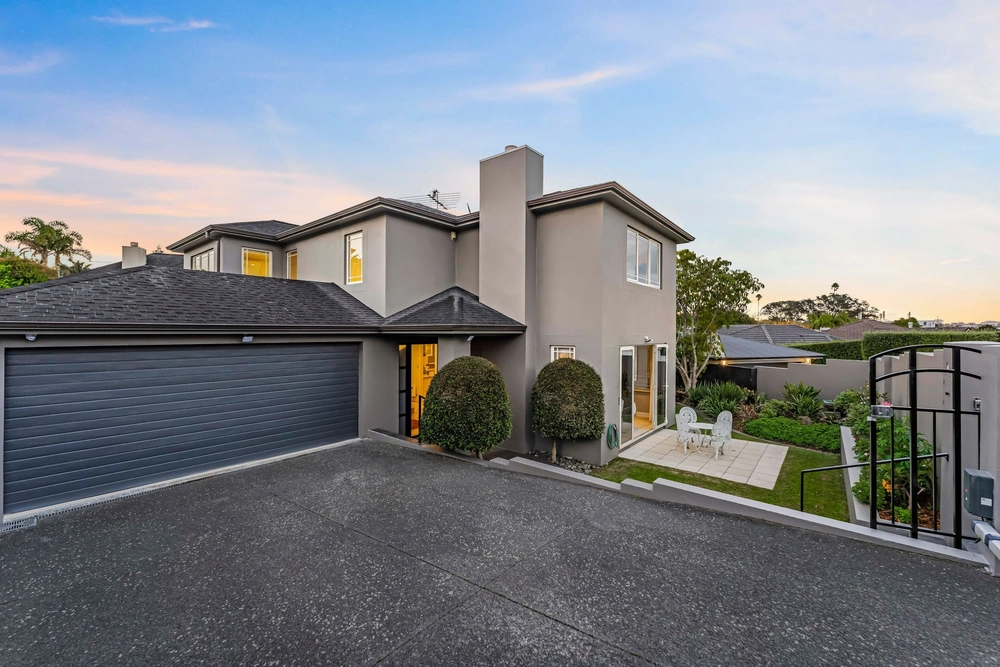Photos of 15 Kenny Road