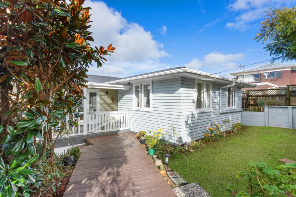 Photos of 1 McIlroy Avenue
