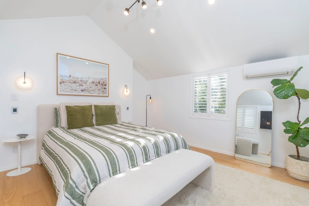 Photos of 18 Mostyn Street