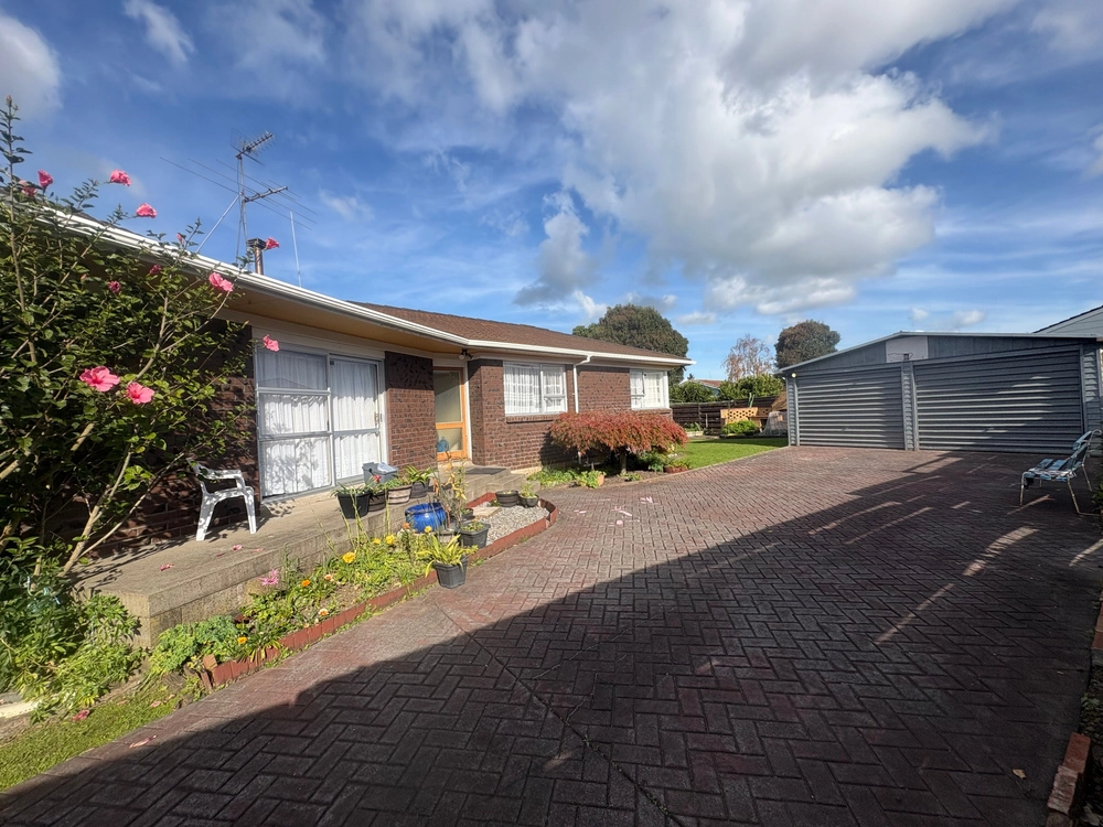 Photos of 97 Coxhead Road