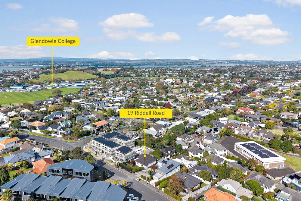 Photos of 19 Riddell Road