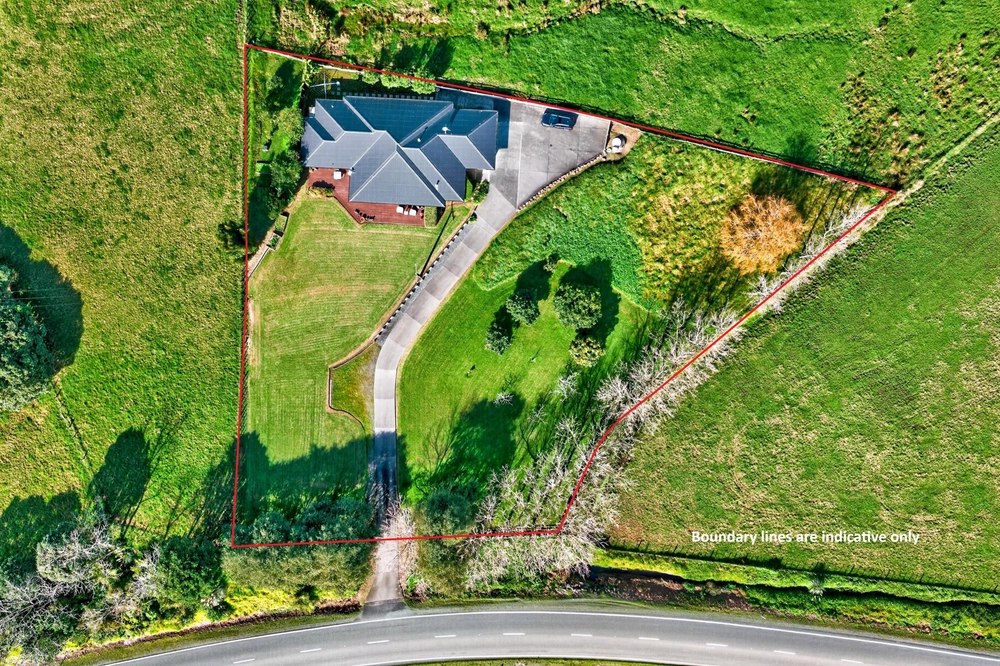 Photos of 283 Maungakaramea Road