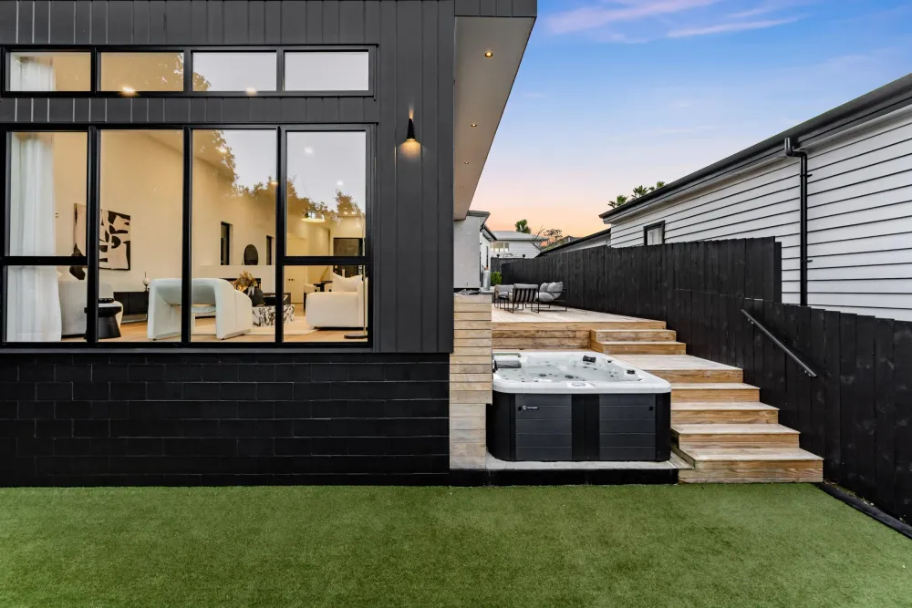 Photos of 39B Waiatarua Road