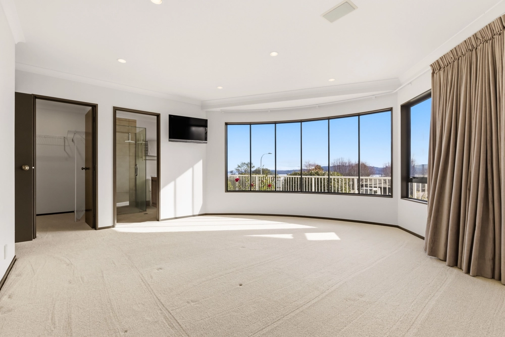 Photos of 45 Arrowsmith Avenue