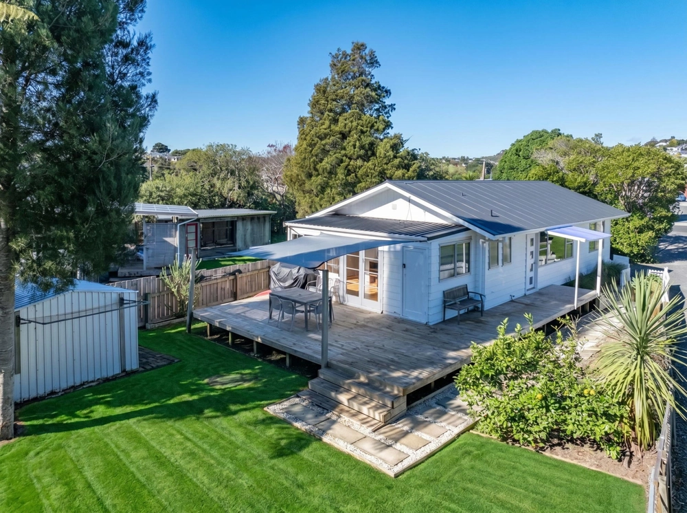 Photos of 42B Wallis Street