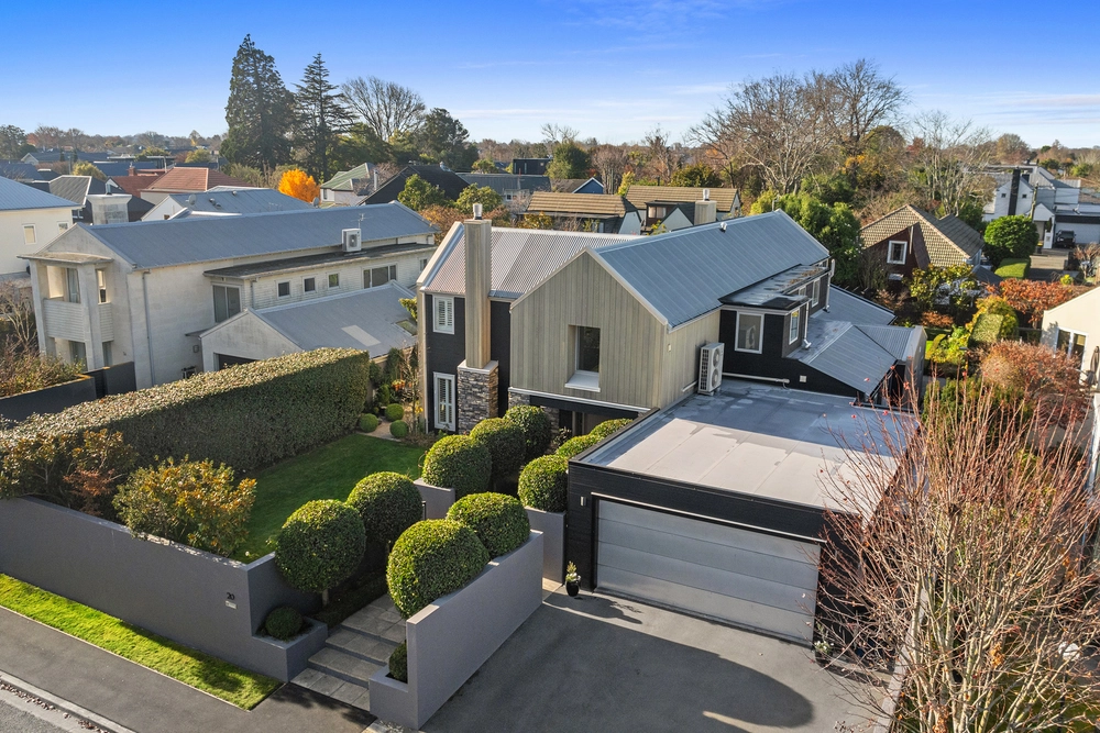 Photos of 20 Thornycroft Street