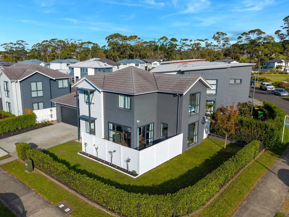 Photos of 9 Vincent McGrath Crescent