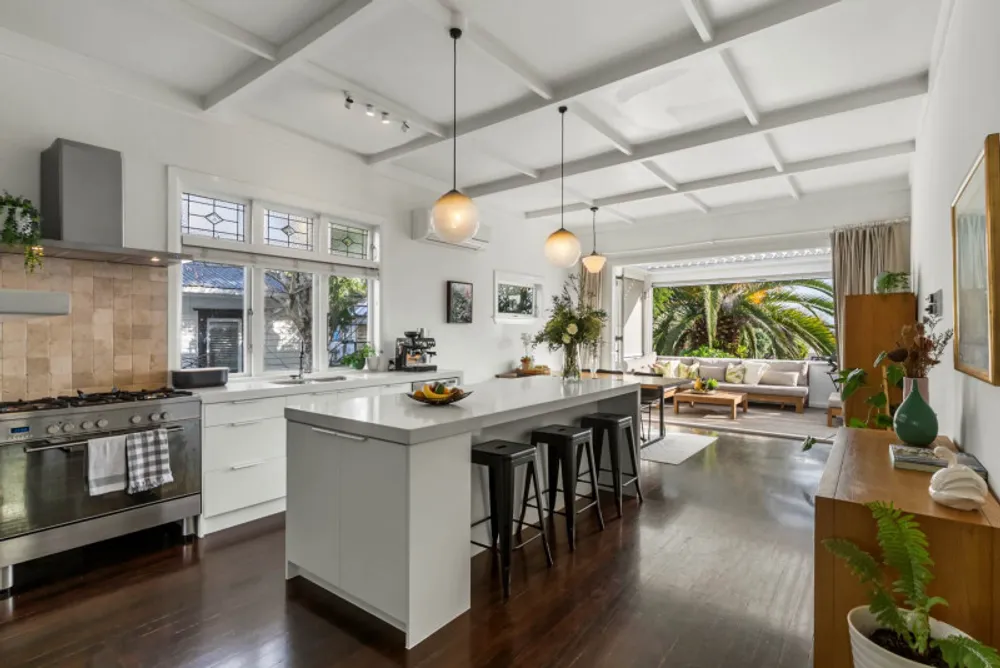 Photos of 99 Clarence Street
